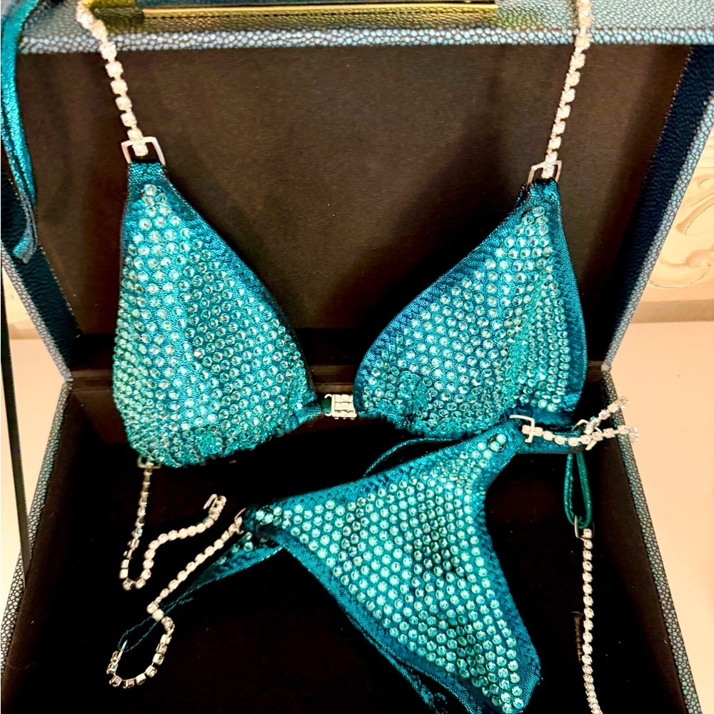 Competition Bikini - image 1